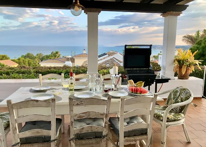 Mikaela House Marbella Malaga *