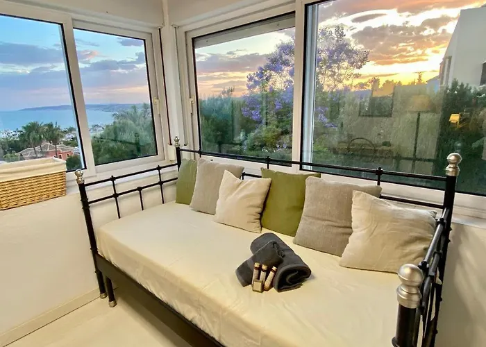 Mikaela House Marbella Malaga *